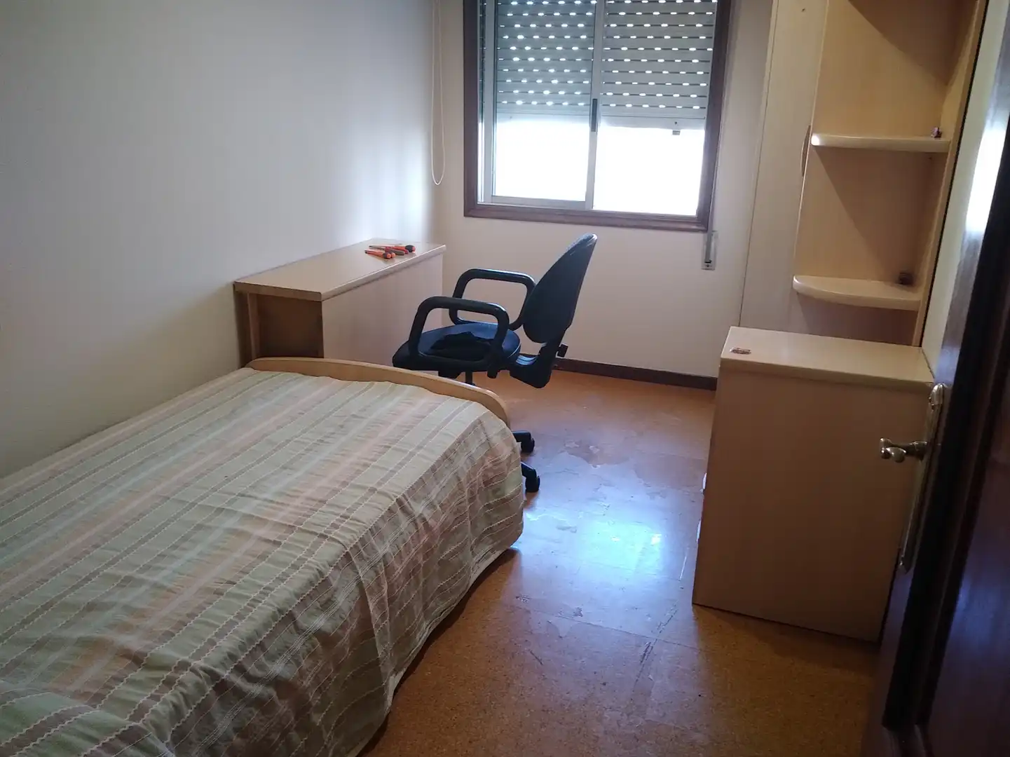 Bedroom of Flat for rent in Pontevedra Capital   with Heating, Parquet flooring and Furnished