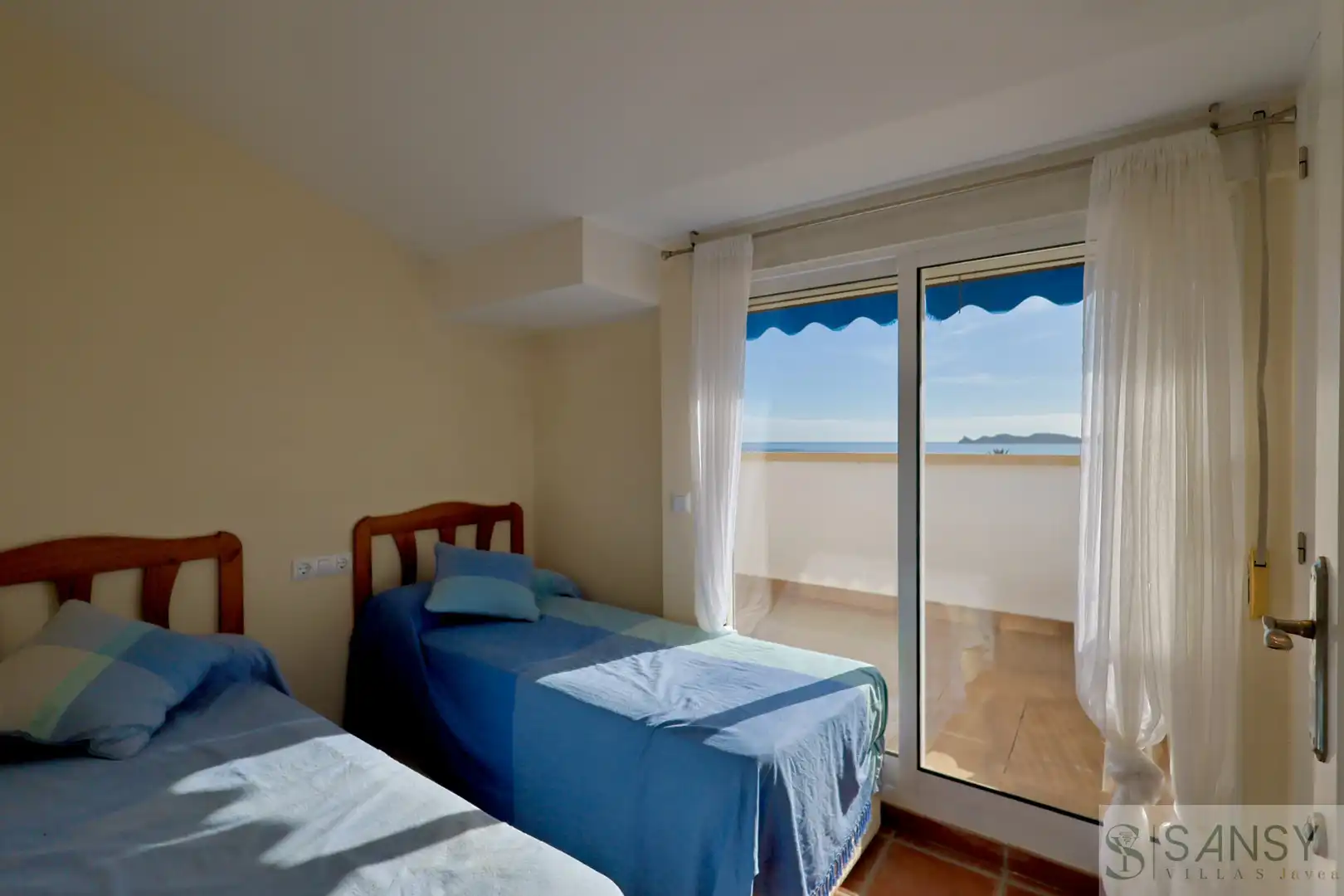 Dormitori de Apartament en venda en Jávea / Xàbia amb Terrassa i Piscina comunitària