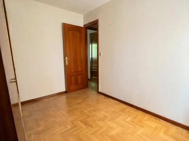 Piso en venta en Calle de Navalmoral de la Mata, Las Águilas