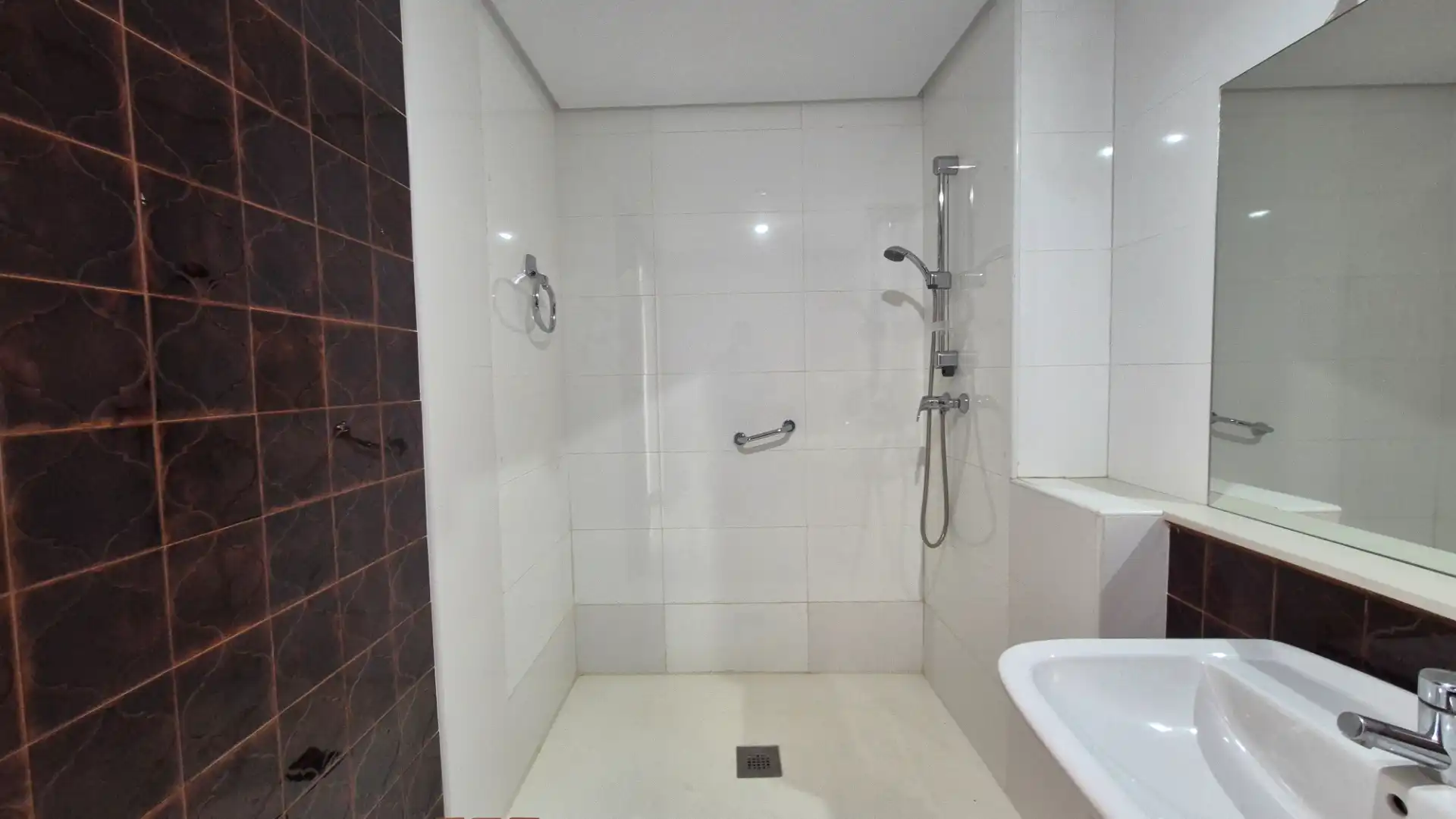 Baño de Piso en venta en Palencia con Calefacción, Terraza y Trastero