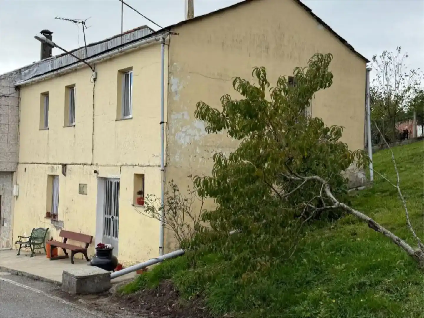 Exterior view of Houses for sale in As Pontes de García Rodríguez 