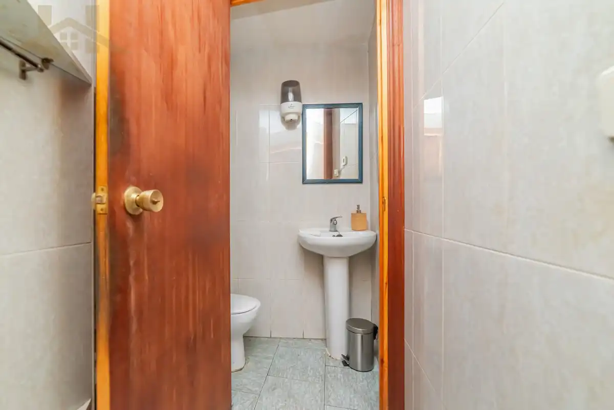 Badezimmer von Geschaftsraum zum Verkauf in Collado Villalba mit Klimaanlage