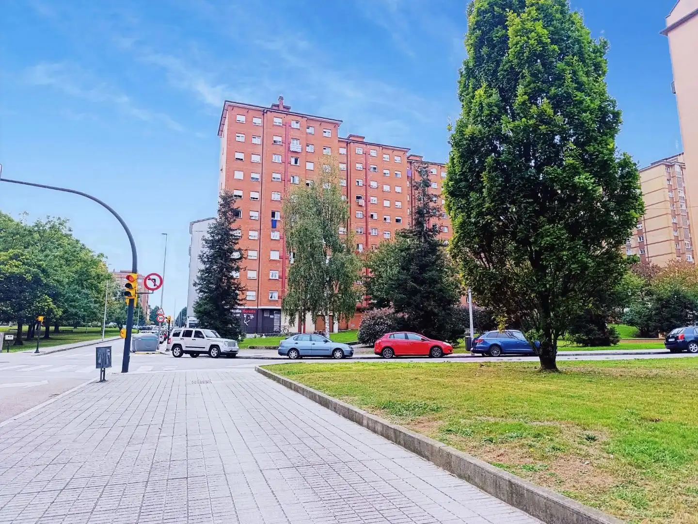 Vista exterior de Piso en venta en Gijón 