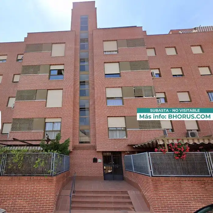 Piso con piscina en venta en CAMILO JOSE CELA 61