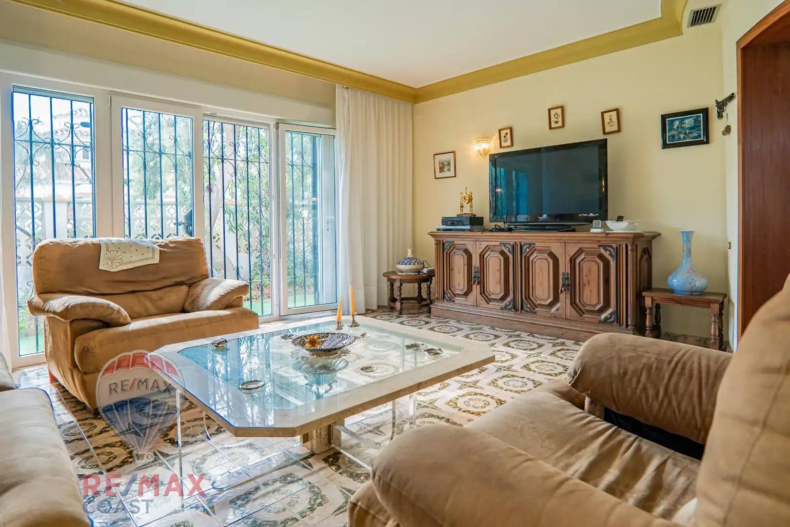 Sala de estar de Casa o chalet en venta en Torrox con Aire acondicionado, Calefacción y Jardín privado