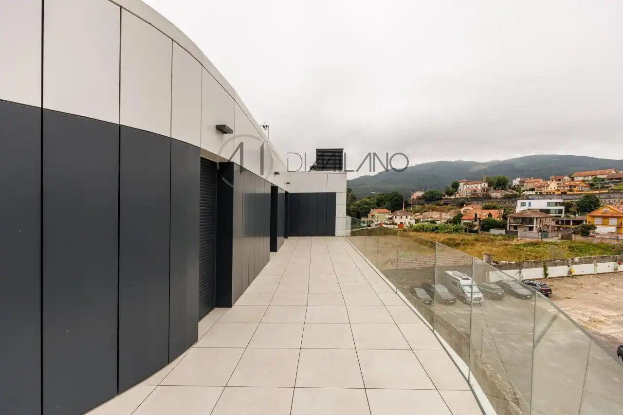 Terraza de Ático en venta en Vigo  con Calefacción, Terraza y Piscina