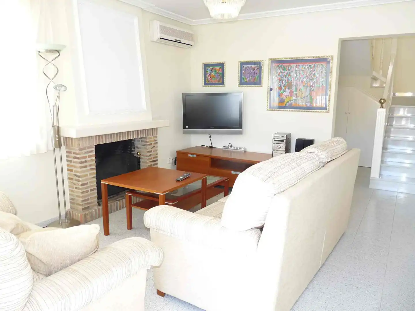 Sala d'estar de Casa o xalet de lloguer en Dénia amb Aire condicionat, Jardí privat i Terrassa
