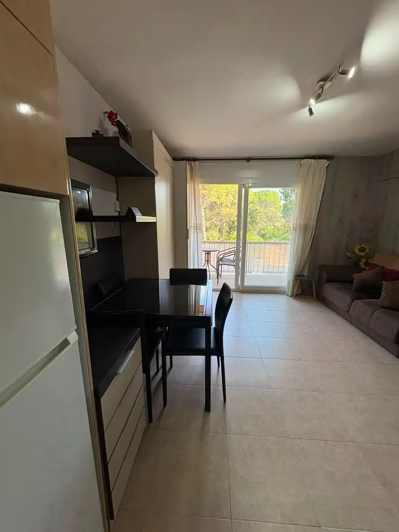 Menjador de Apartament en venda en Pals amb Aire condicionat, Moblat i Piscina comunitària