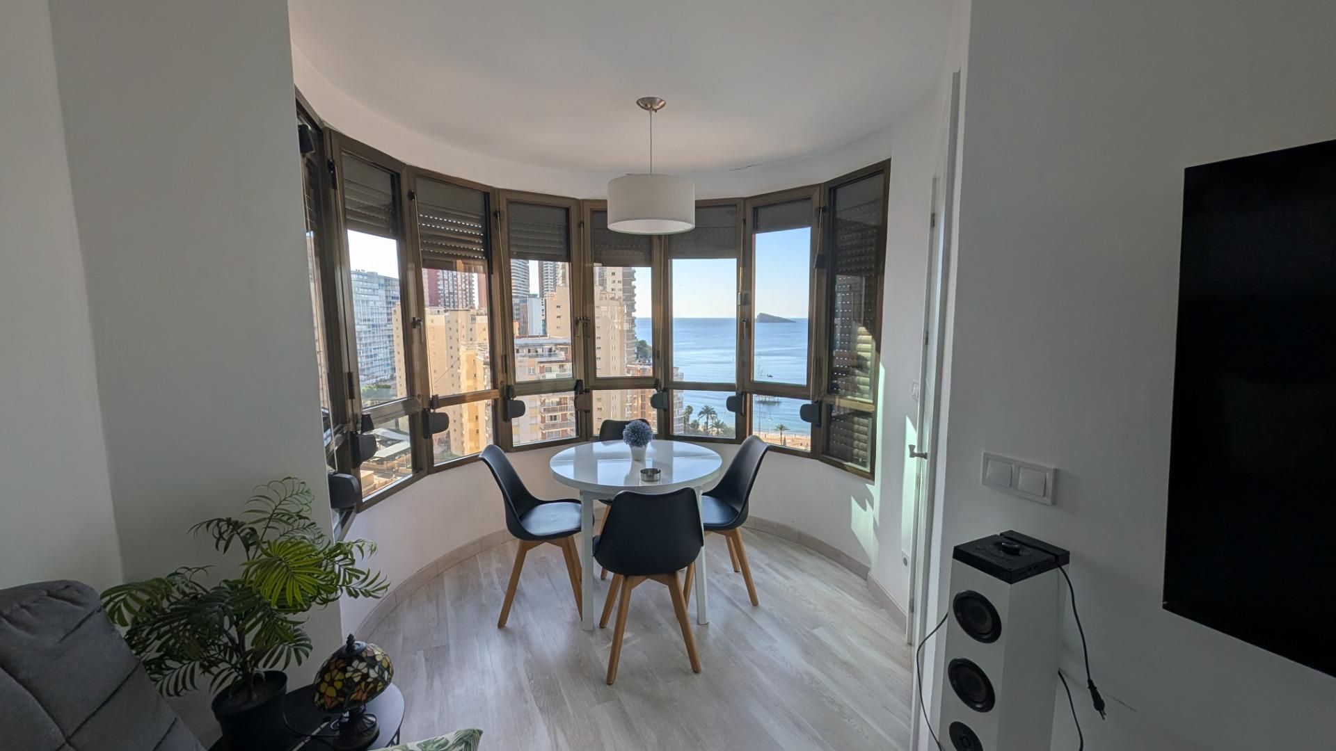 Comedor de Apartamento en venta en Benidorm con Aire acondicionado, Terraza y Piscina comunitaria