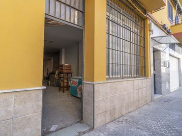 Local comercial en venda a Cerro - Amate