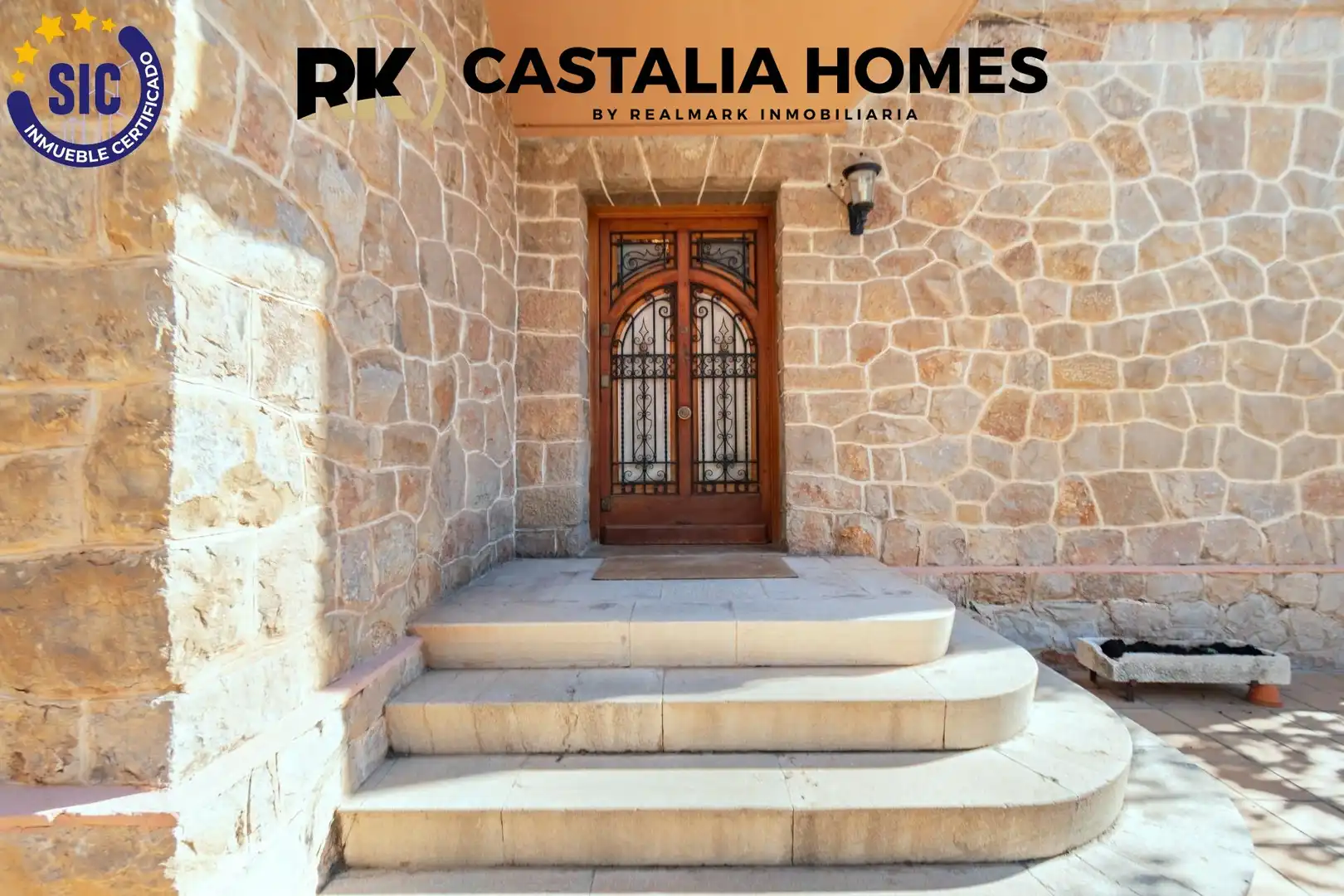 Vista exterior de Casa o chalet en venta en Castellón de la Plana / Castelló de la Plana con Calefacción, Jardín privado y Parquet