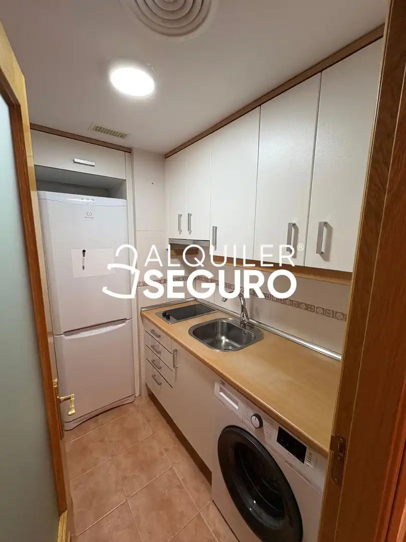 Cocina de Piso de alquiler en Madrid con Aire acondicionado, Calefacción y Trastero