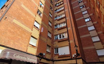 Vista exterior de Pis en venda en Gijón  amb Calefacció, Parquet i Traster