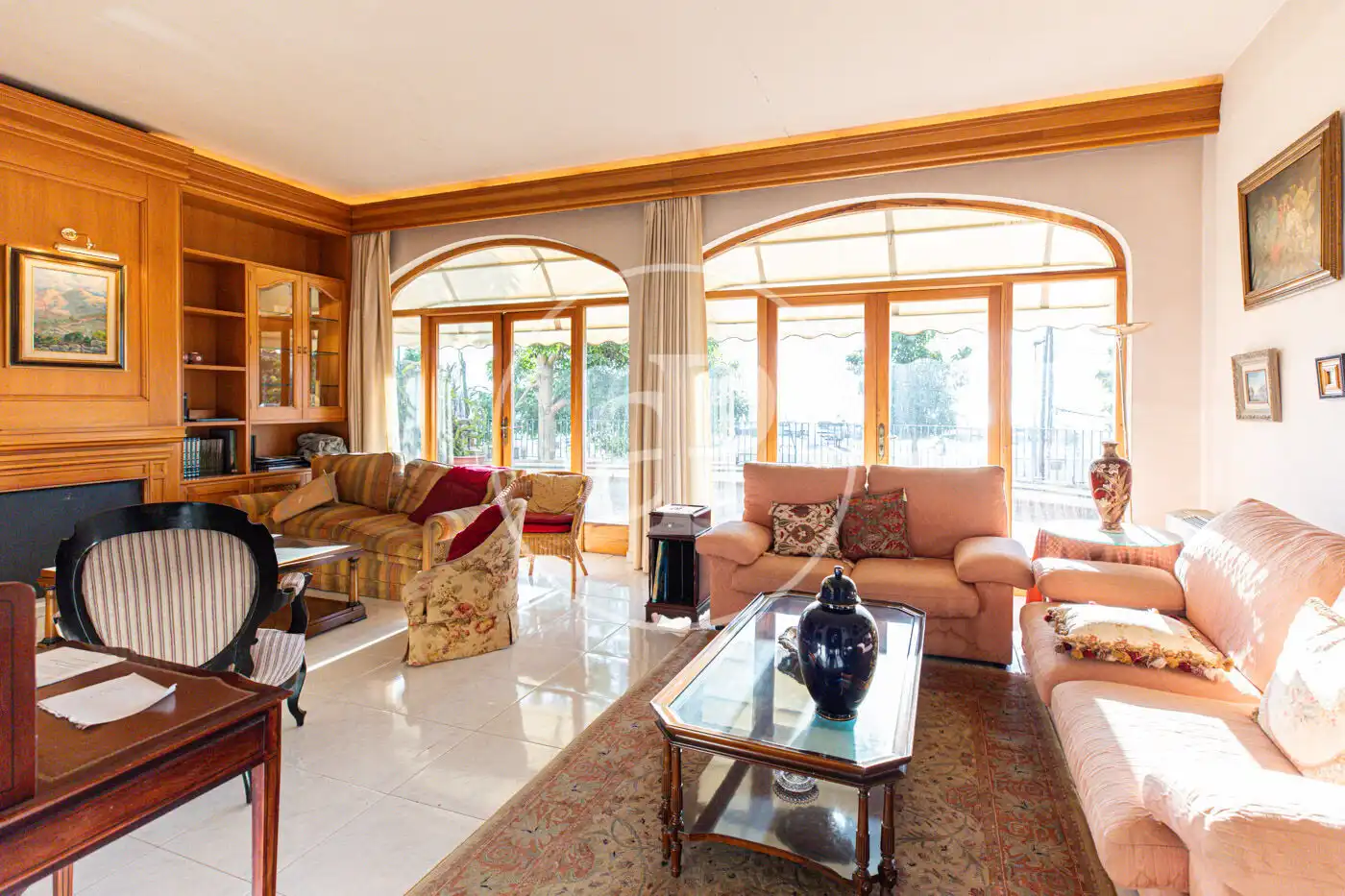 Houses for sale in Carrer de Victorio Luzuriaga, Sant Agustí