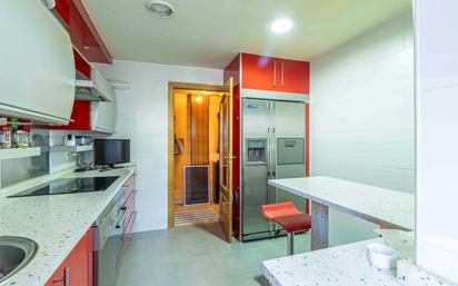 Kitchen of Flat for sale in  Madrid Capital  with Air Conditioner