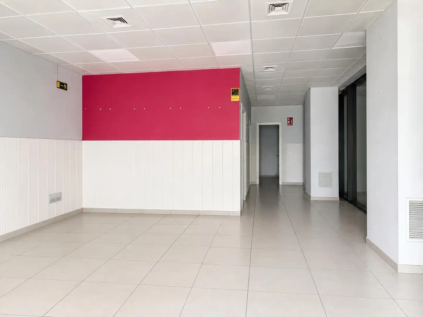 Business premises for sale in Calle de Fuente Amarga, imagen 11