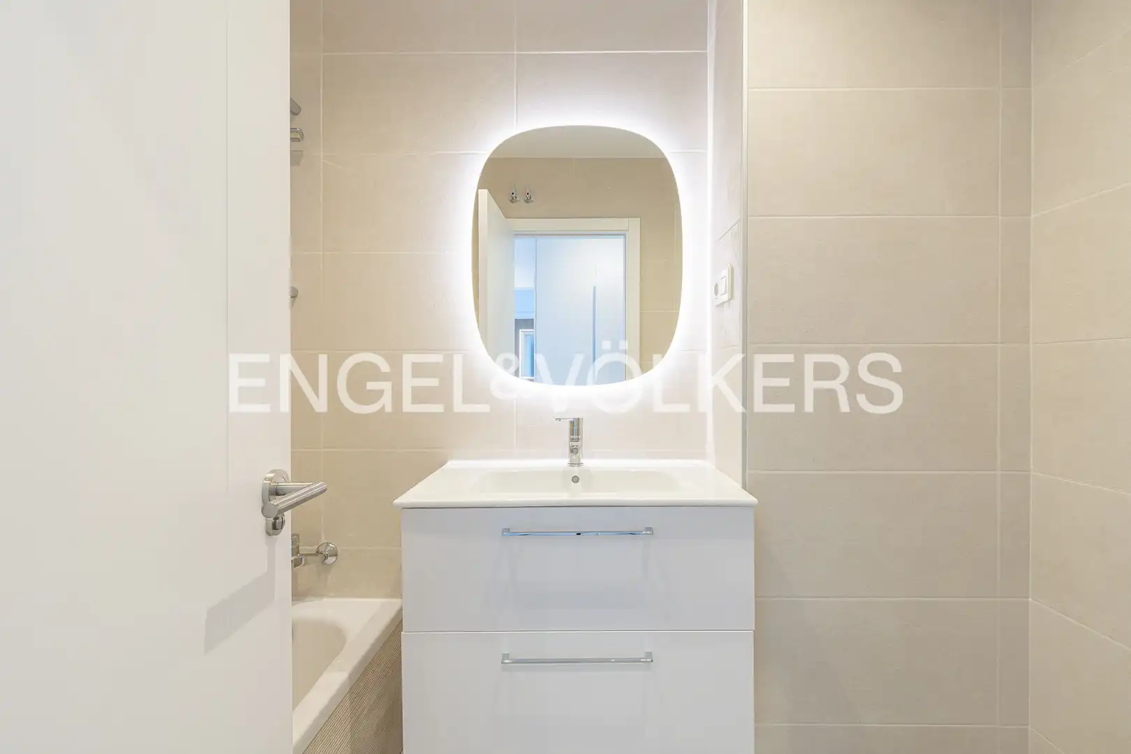 Bathroom of Flat for rent in Las Rozas de Madrid  with Air Conditioner, Heating and Terrace