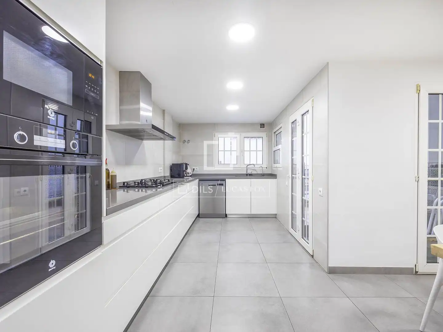 Cuina de Casa o xalet en venda en Riba-roja de Túria amb Aire condicionat, Calefacció i Terrassa