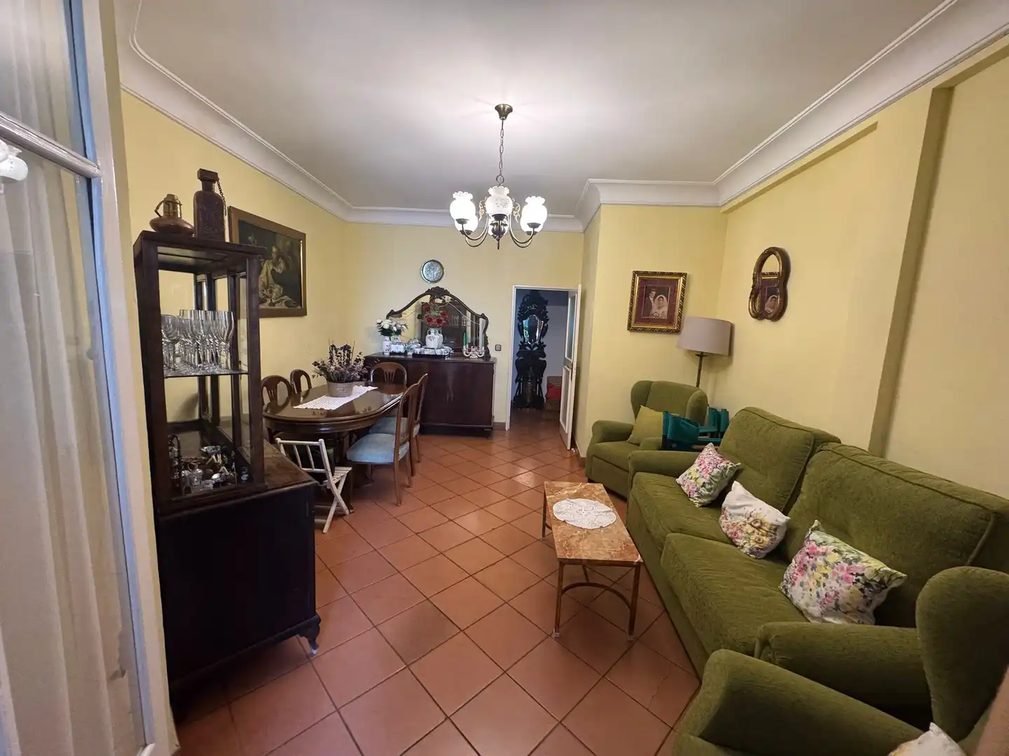 Living room of Flat for sale in Sevilla  with Terrace and Storage room