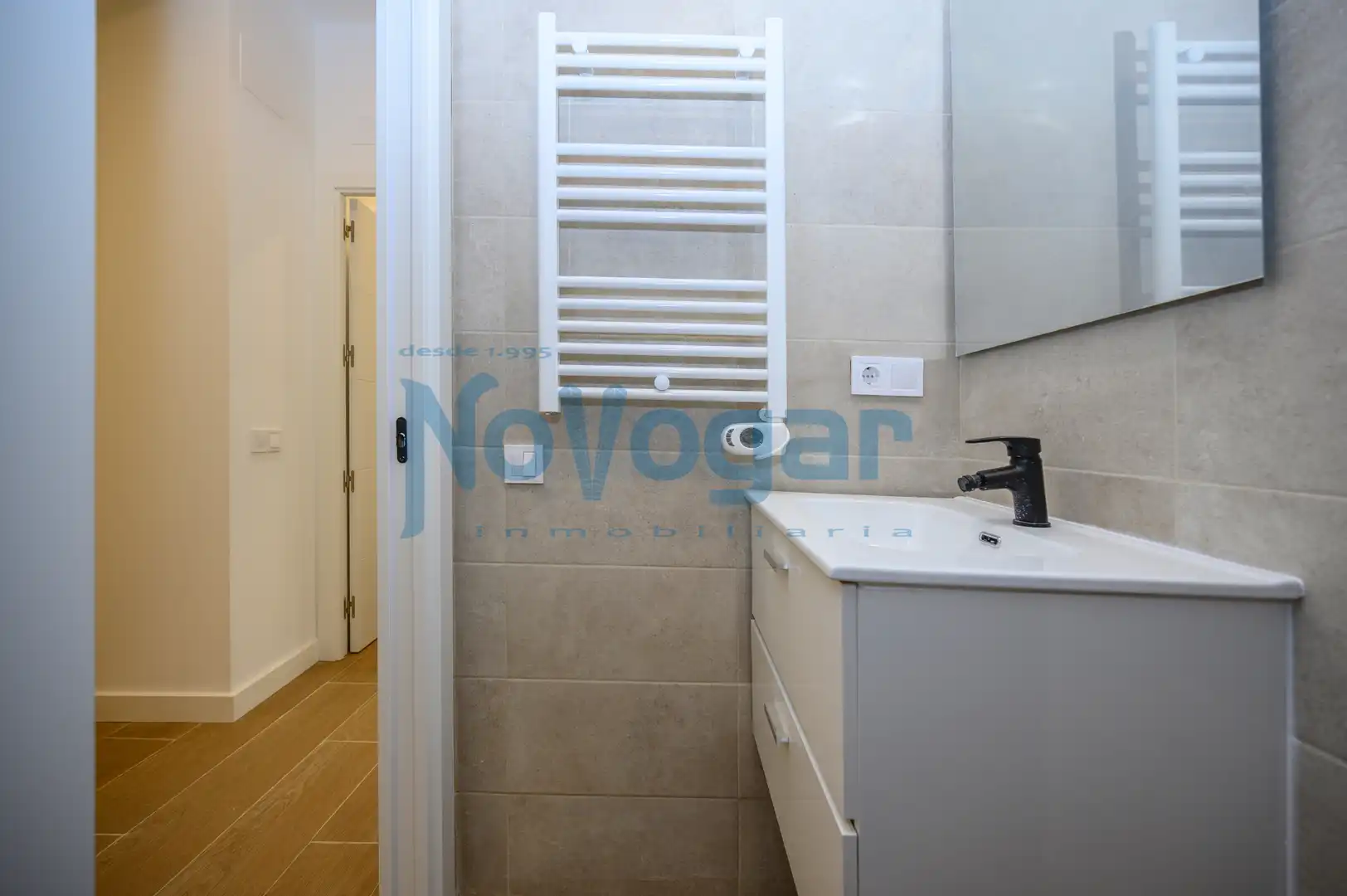 Bathroom of Flat for sale in Móstoles  with Heating and Oven