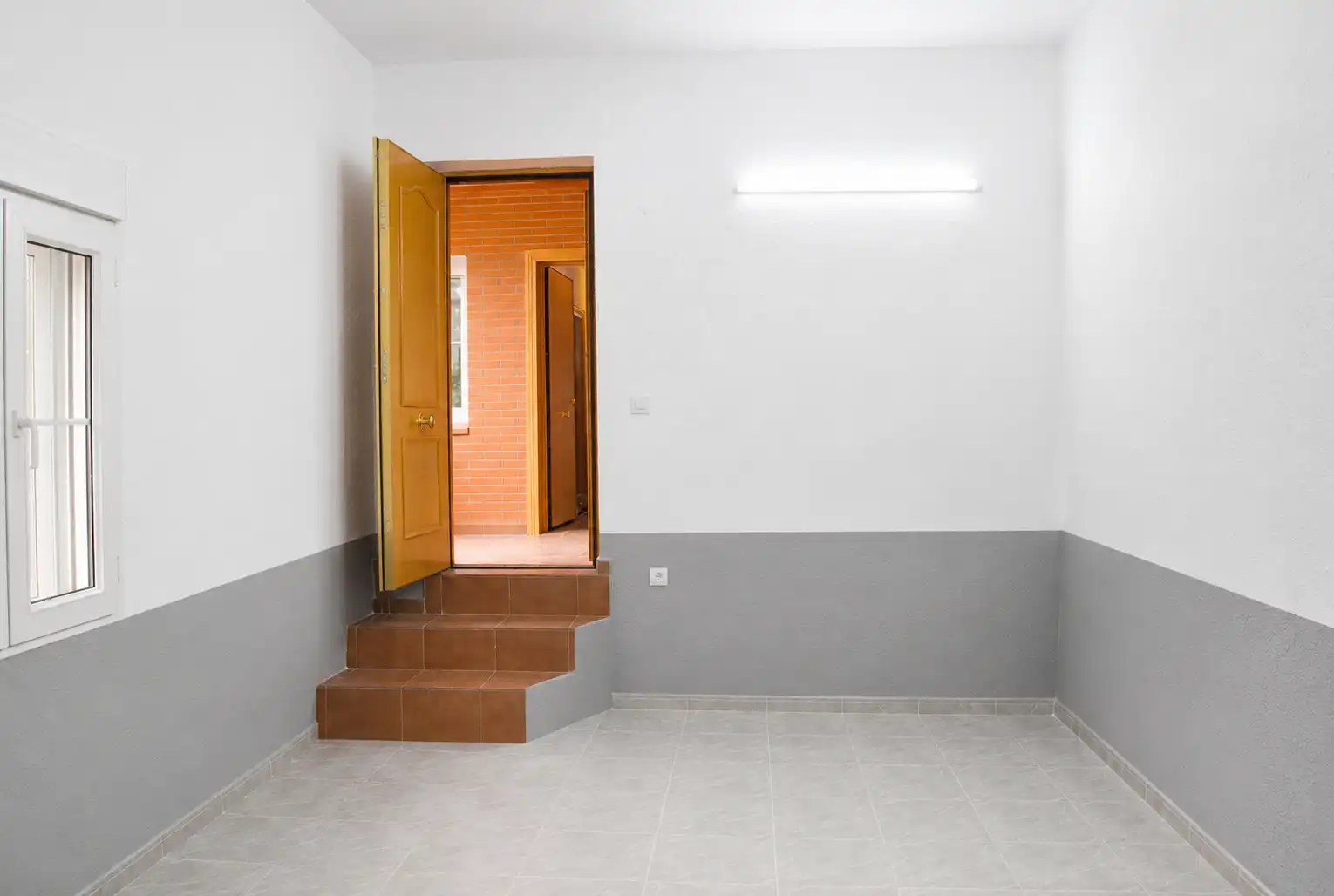 Einfamilien-Reihenhaus zum Verkauf in Valdemorillo mit Privatgarten, Terrasse und Abstellraum
