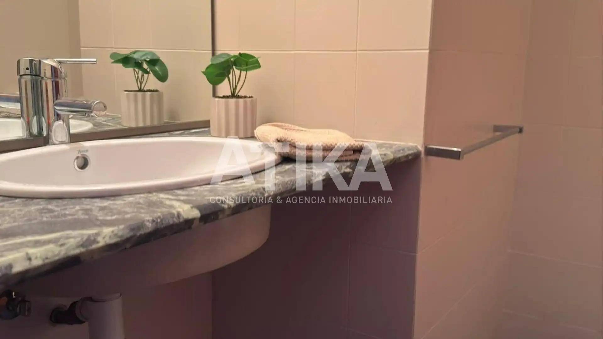 Baño de Ático en venta en Ontinyent con Aire acondicionado, Calefacción y Parquet