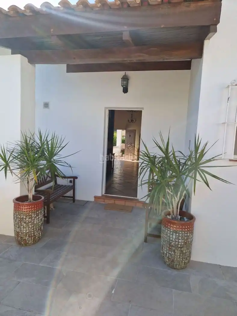House with garden for sale in Calle Marlen 6