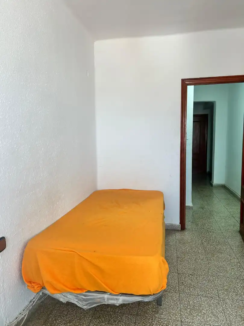 Bedroom of Flat for share in Alfafar  with Furnished, Oven and Washing machine