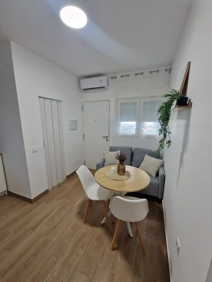 Sala d'estar de Estudi en venda en Córdoba amb Aire condicionat i Moblat