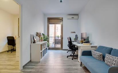 Living room of Flat for sale in  Barcelona Capital  with Terrace and Balcony