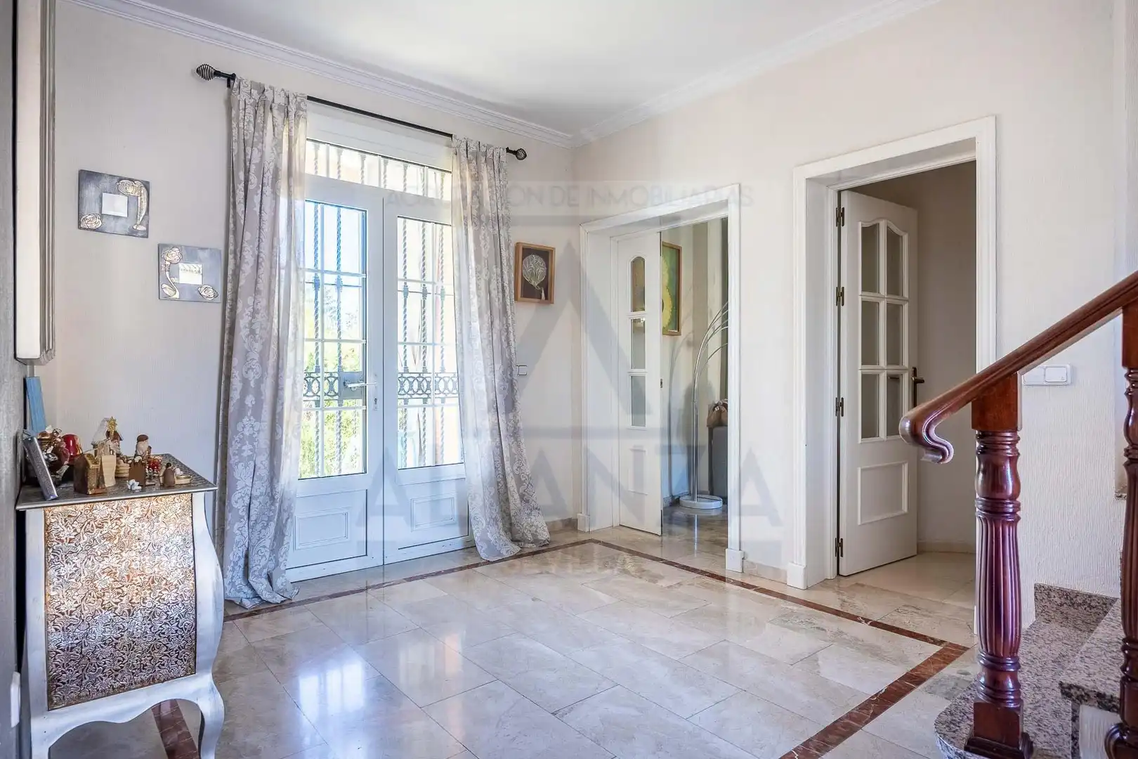 Houses for sale in Valencina de la Concepción  with Air Conditioner, Private garden and Community pool