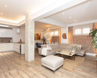 Living room of Flat for sale in  Madrid Capital
