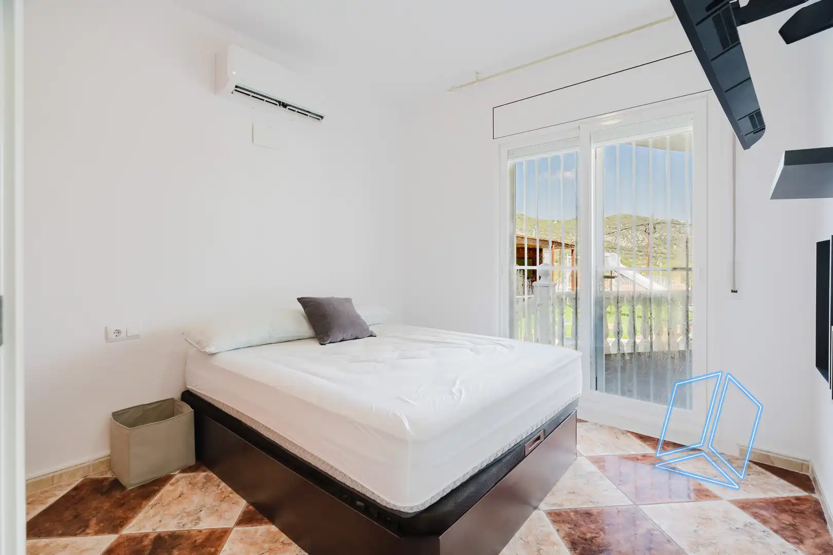 Habitación de Casa o chalet en venta en Canyelles con Piscina y Balcón