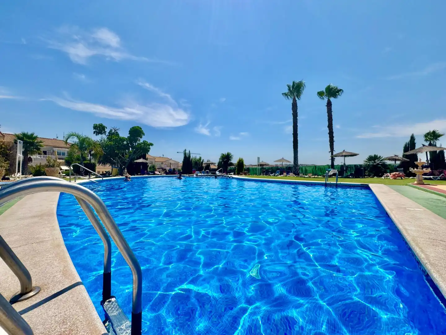 Piscina de Casa adosada en venda en Orihuela amb Piscina