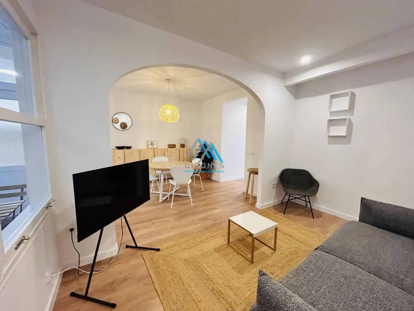 Sala d'estar de Apartament de lloguer en Sant Feliu de Guíxols amb Parquet i Moblat