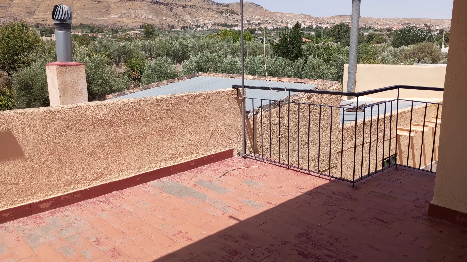 Terrassa de Casa o xalet en venda en Baza amb Moblat