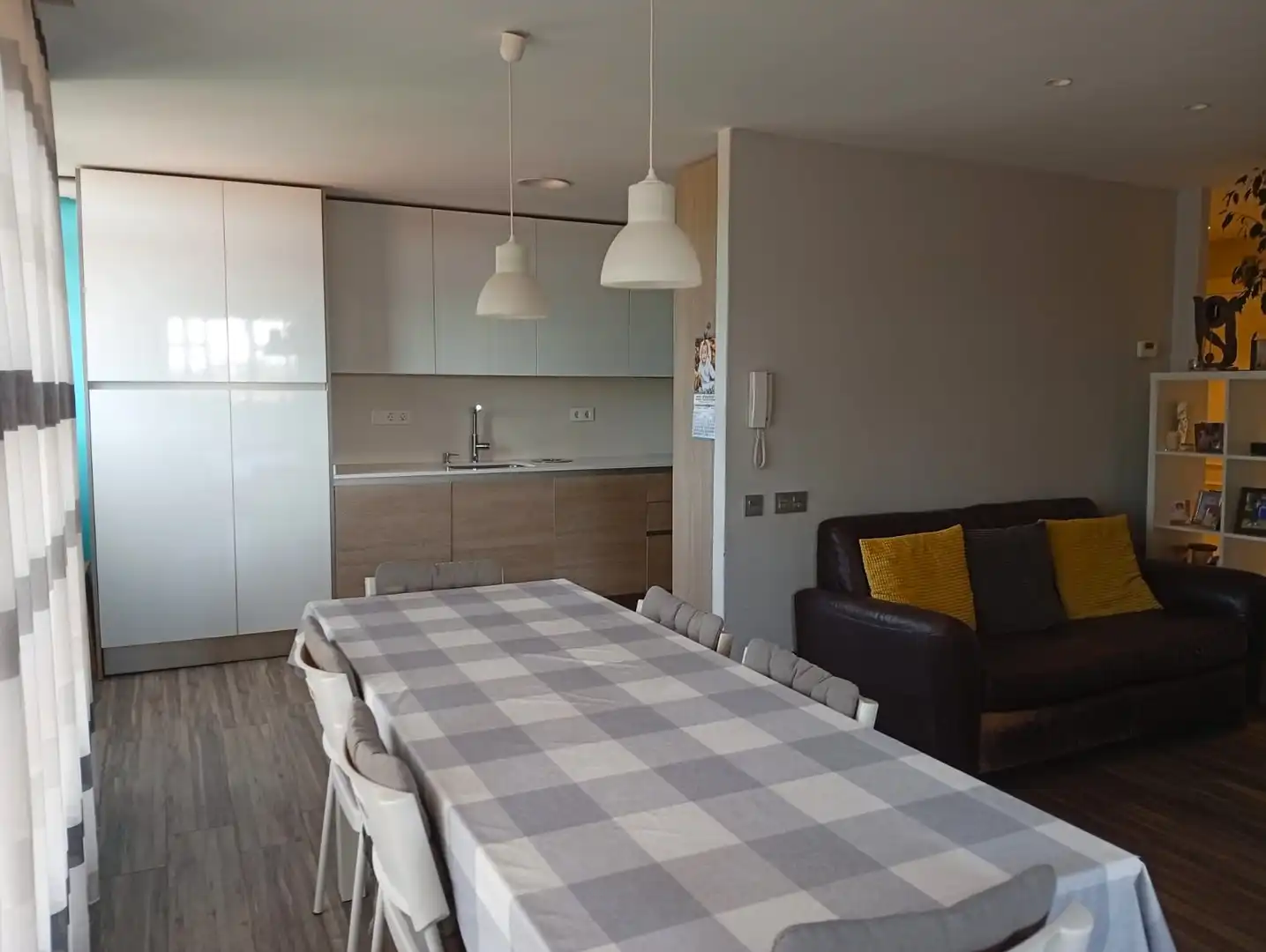 Comedor de Piso en venta en Gijón  con Calefacción, Parquet y Terraza