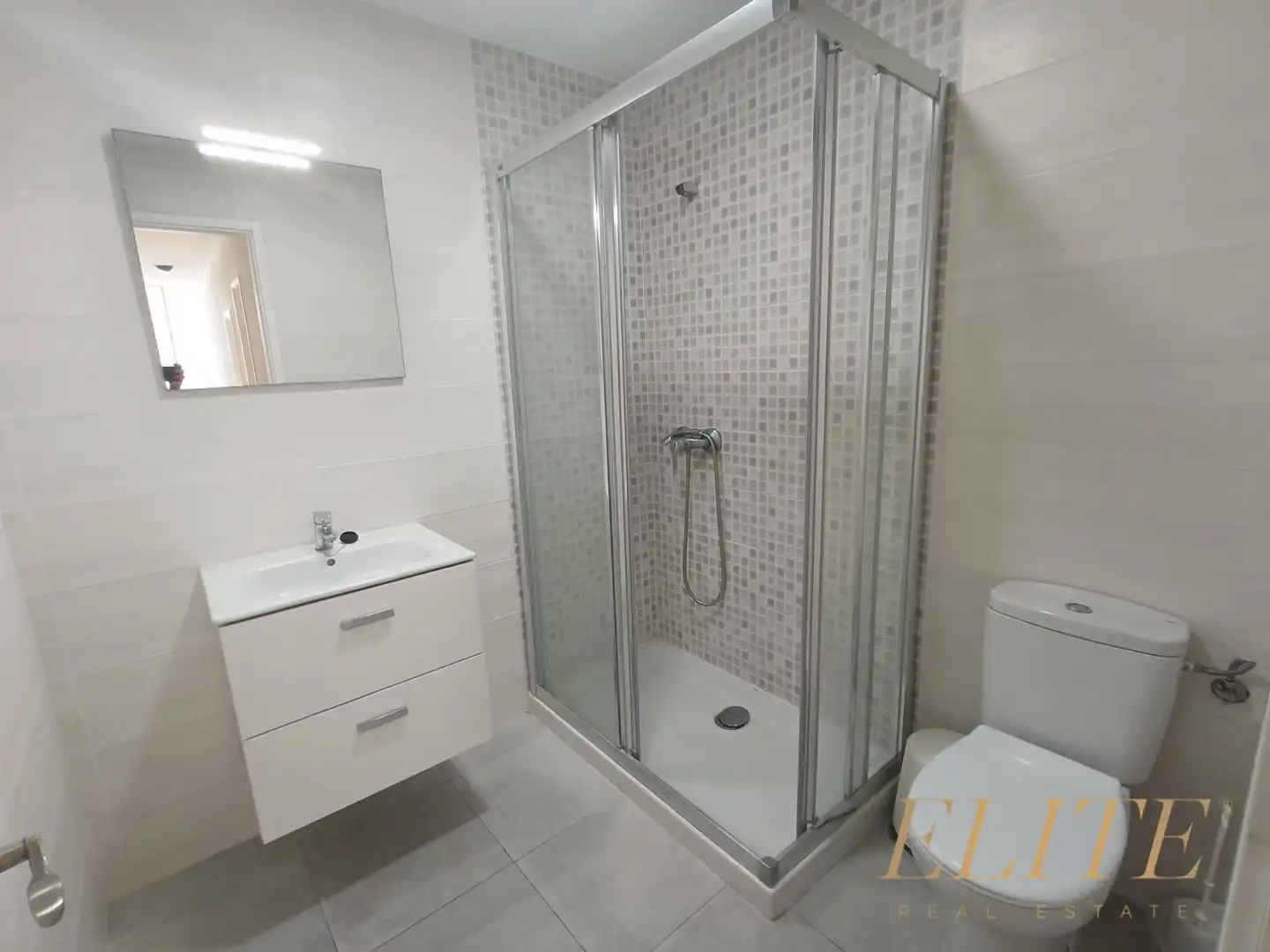 Baño de Piso en venta en Isleta - Puerto - Guanarteme