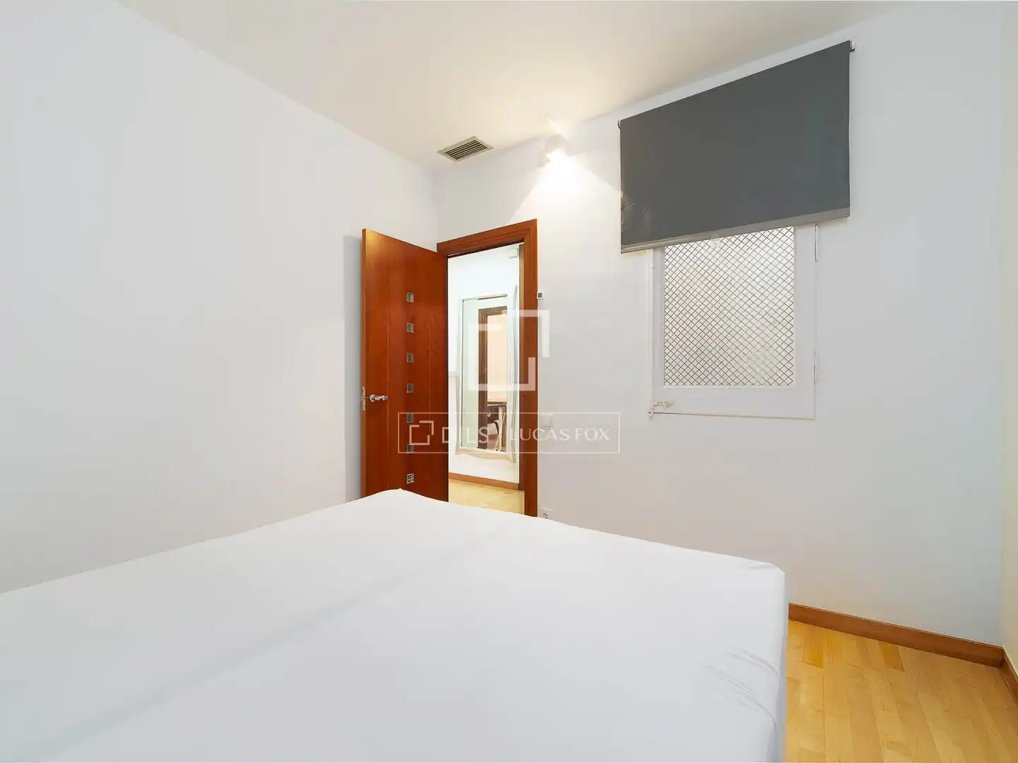Schlafzimmer von Wohnung zum Verkauf in Barcelona mit Klimaanlage und Heizung
