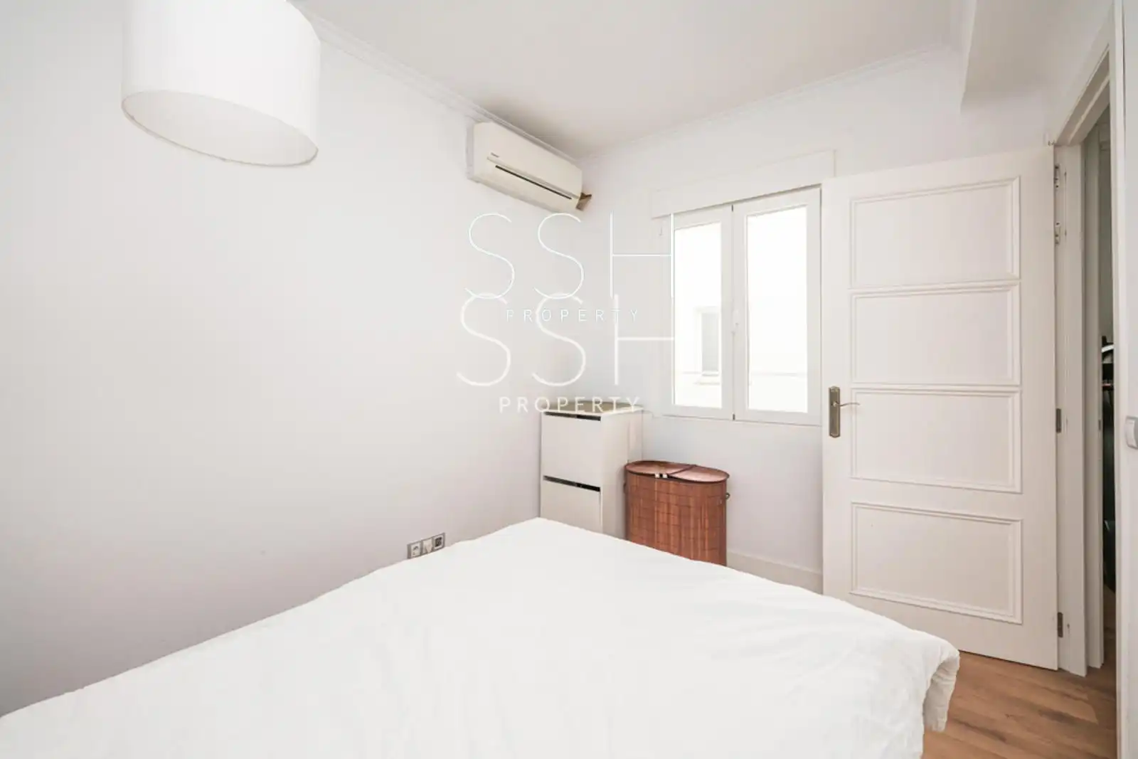 Schlafzimmer von Wohnung zur Miete in Madrid mit Klimaanlage, Heizung und Möbliert