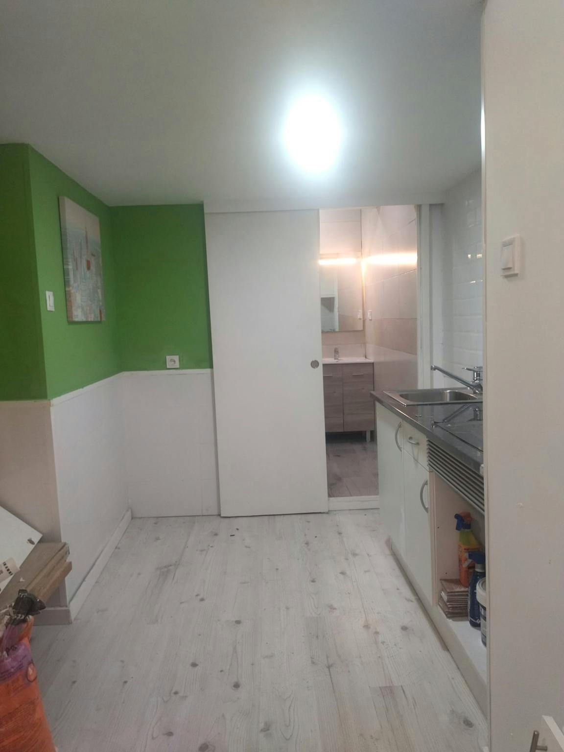 Cuina de Pis de lloguer en Badalona amb Calefacció