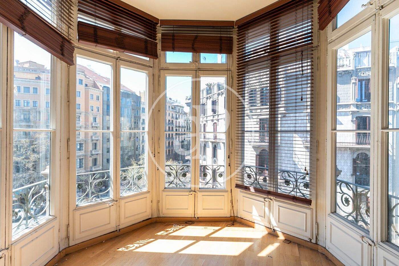 Exterior view of Flat for sale in  Barcelona Capital  with Air Conditioner, Heating and Balcony