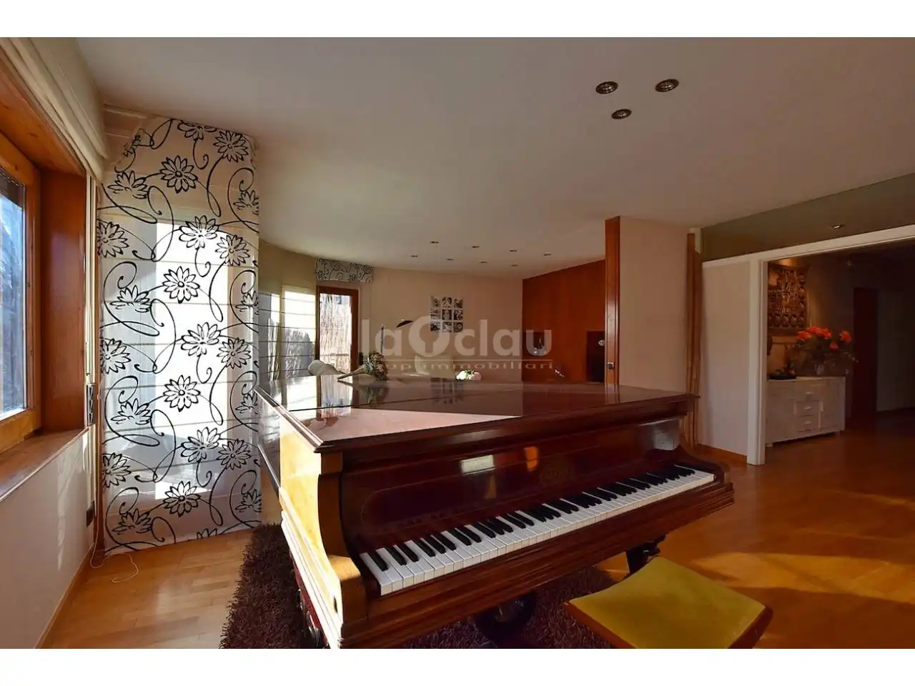 Sala d'estar de Dúplex en venda en Manlleu amb Calefacció, Parquet i Terrassa