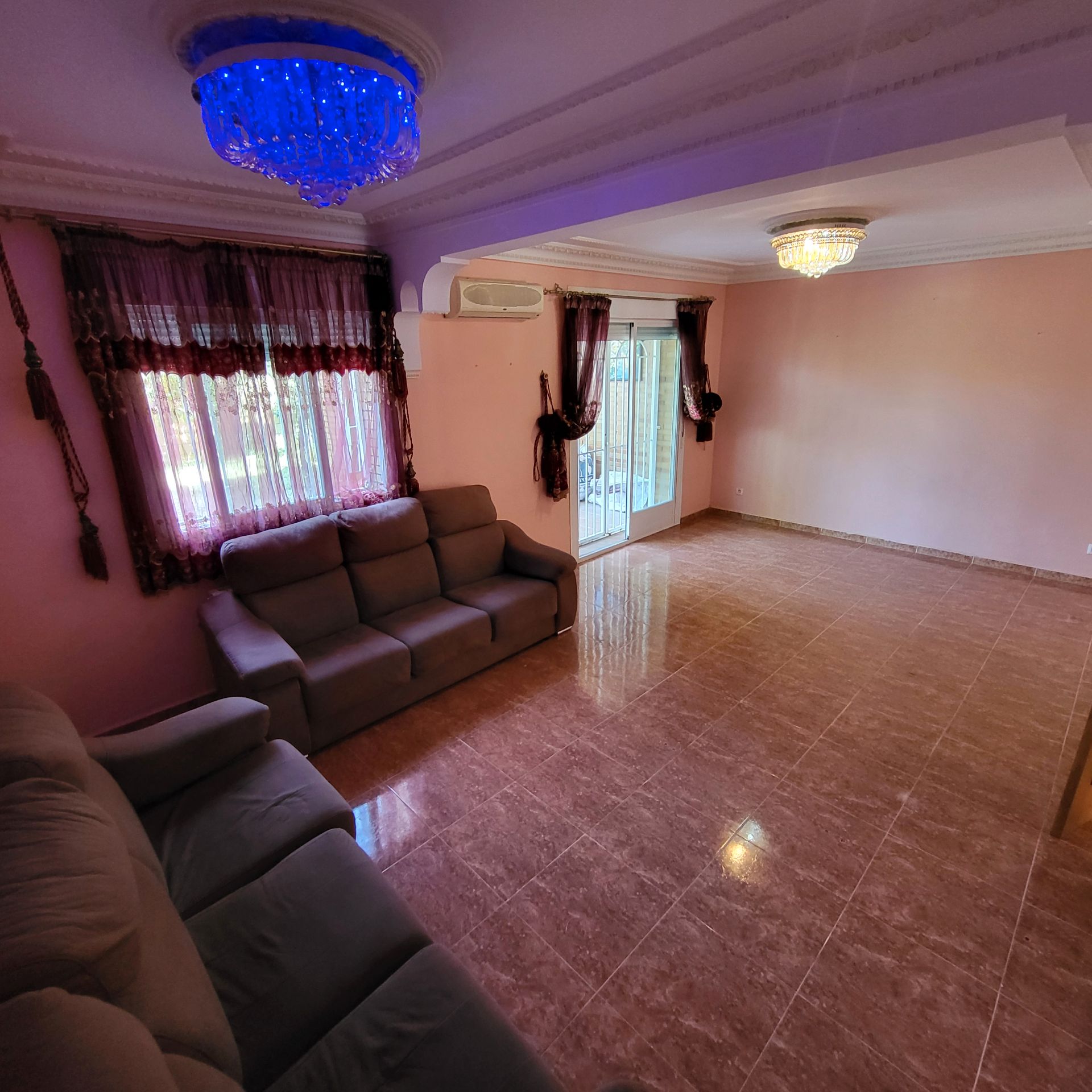 Living room of Single-family semi-detached for sale in Seseña  with Air Conditioner, Heating and Private garden