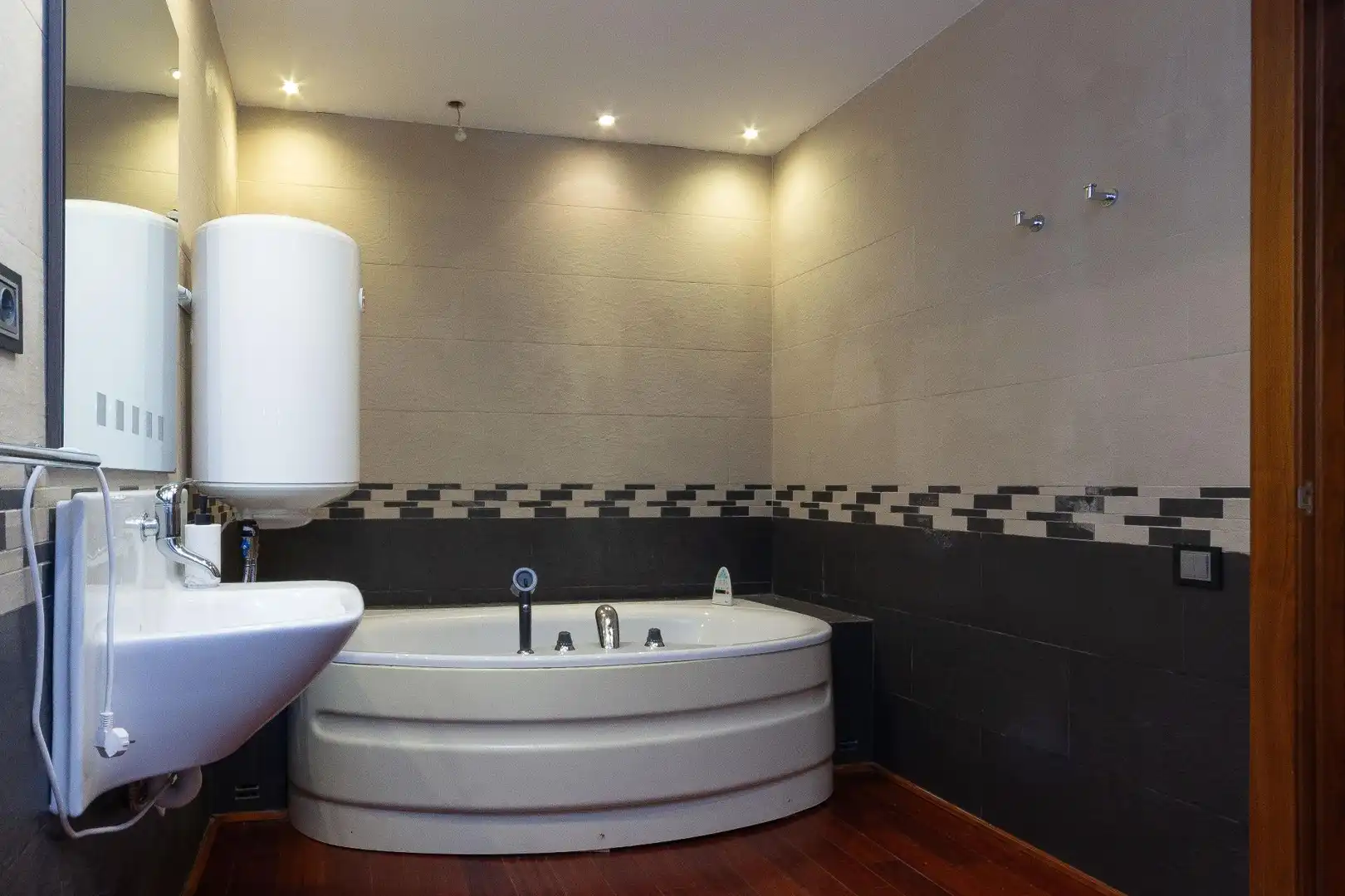 Baño de Casa o chalet en venta en Cerdanyola del Vallès con Aire acondicionado, Calefacción y Jardín privado