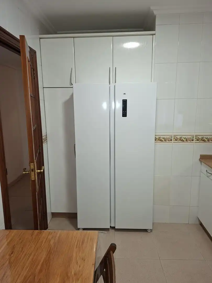 Cocina de Piso de alquiler en Vigo  con Calefacción, Parquet y Amueblado