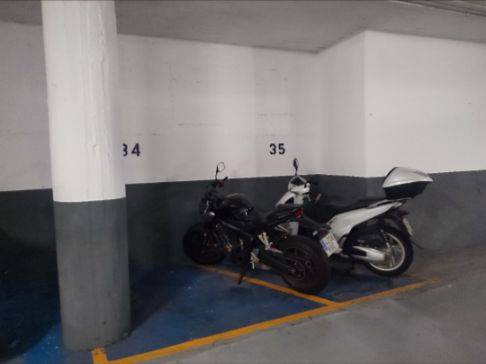 Garaje en Alquiler en Plaça Tetuan, 37 en Fort Pienc