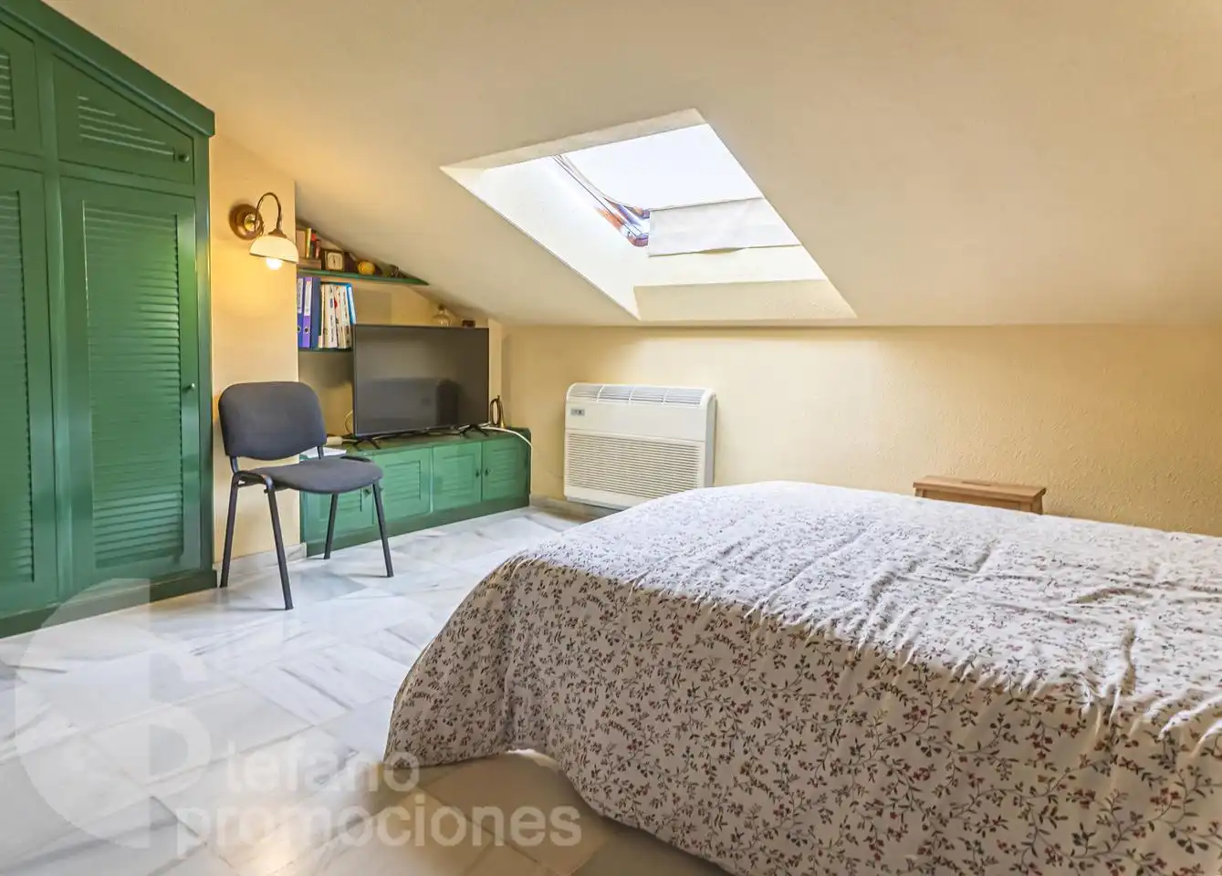 Dormitori de Casa adosada en venda en Málaga amb Aire condicionat, Terrassa i Traster