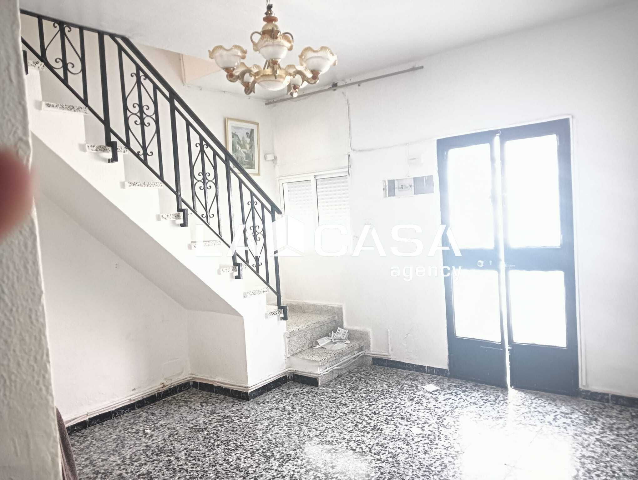Casa o chalet en venta en Algeciras con Terraza, Trastero y Balcón