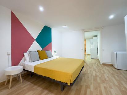 Bedroom of Apartment to rent in  Barcelona Capital  with Furnished, Washing machine and Microwave